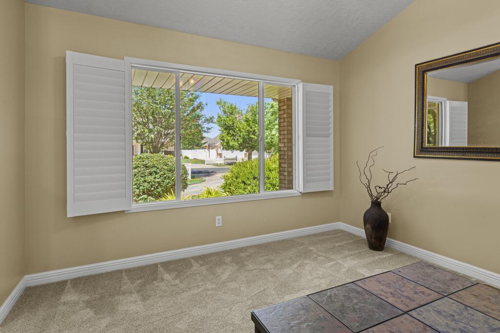 ROBERTS RANCH ESTATES - Residential