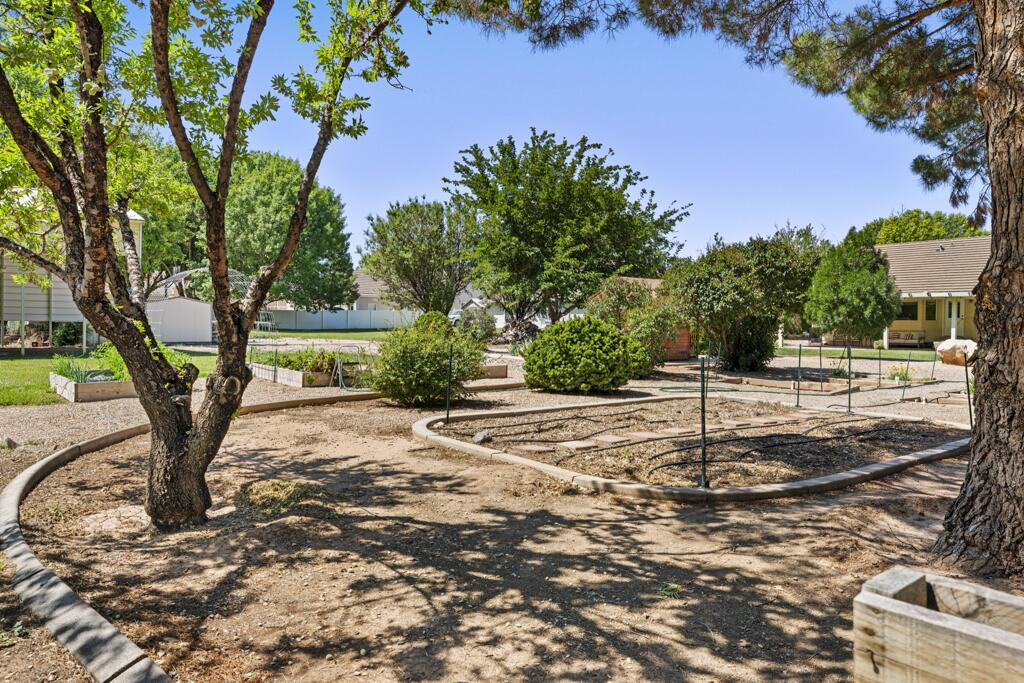 ROBERTS RANCH ESTATES - Residential