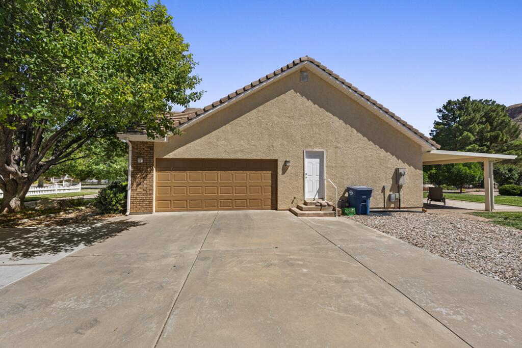ROBERTS RANCH ESTATES - Residential