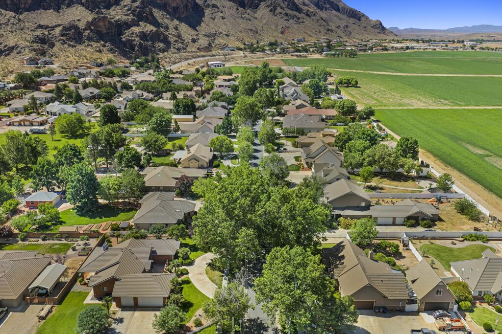ROBERTS RANCH ESTATES - Residential