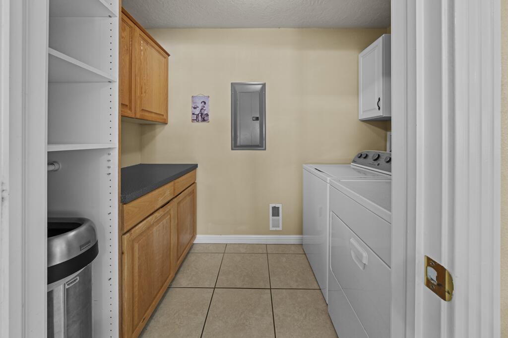 ROBERTS RANCH ESTATES - Residential