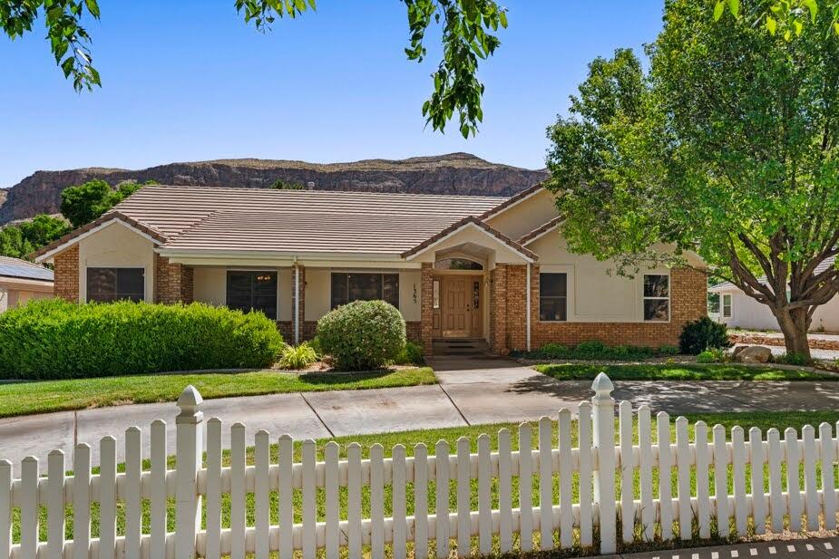 ROBERTS RANCH ESTATES - Residential