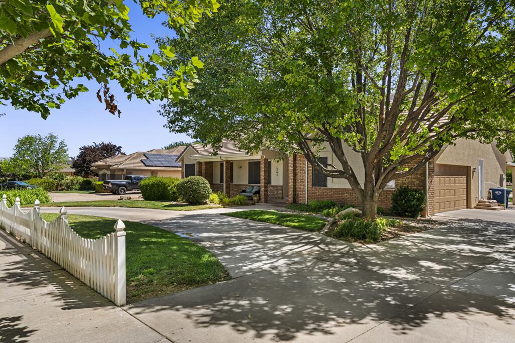 ROBERTS RANCH ESTATES - Residential