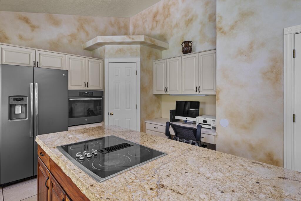 ROBERTS RANCH ESTATES - Residential