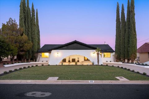 Photo of 332 N DONLEE DR, Saint George, UT 84770 (MLS # 26-268314)