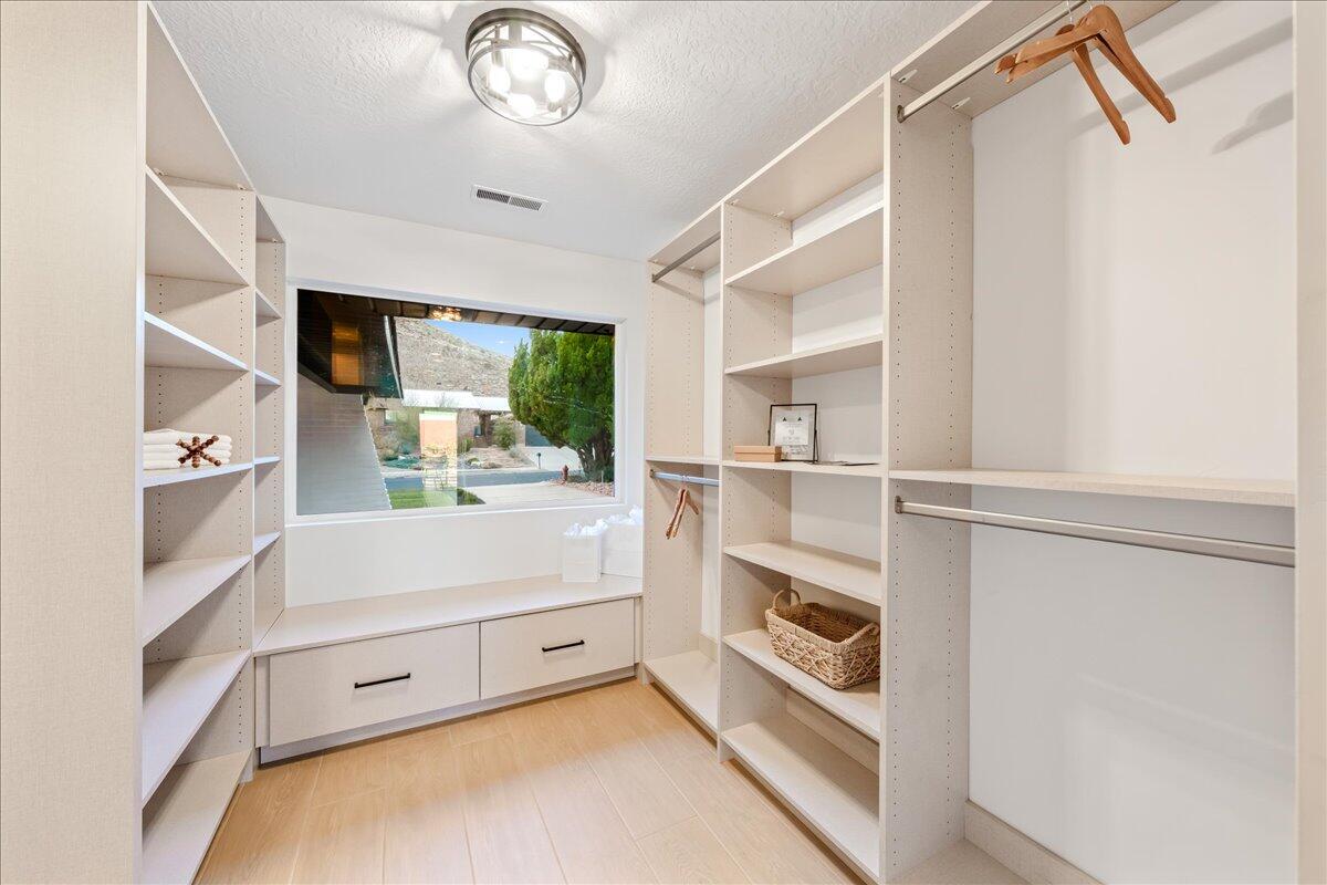 VALLEY VIEW HEIGHTS - Residential