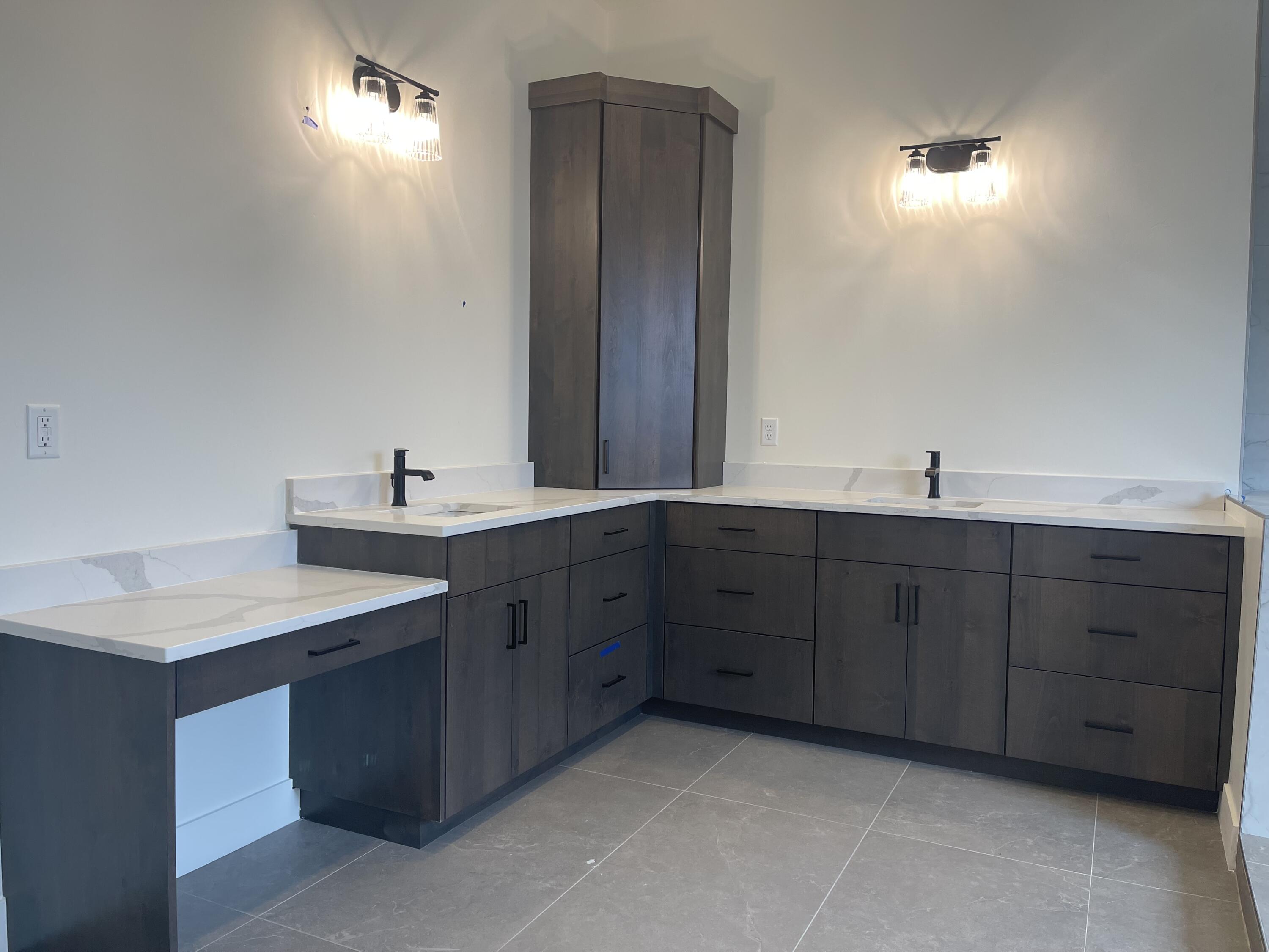 FALCON RIDGE - Residential