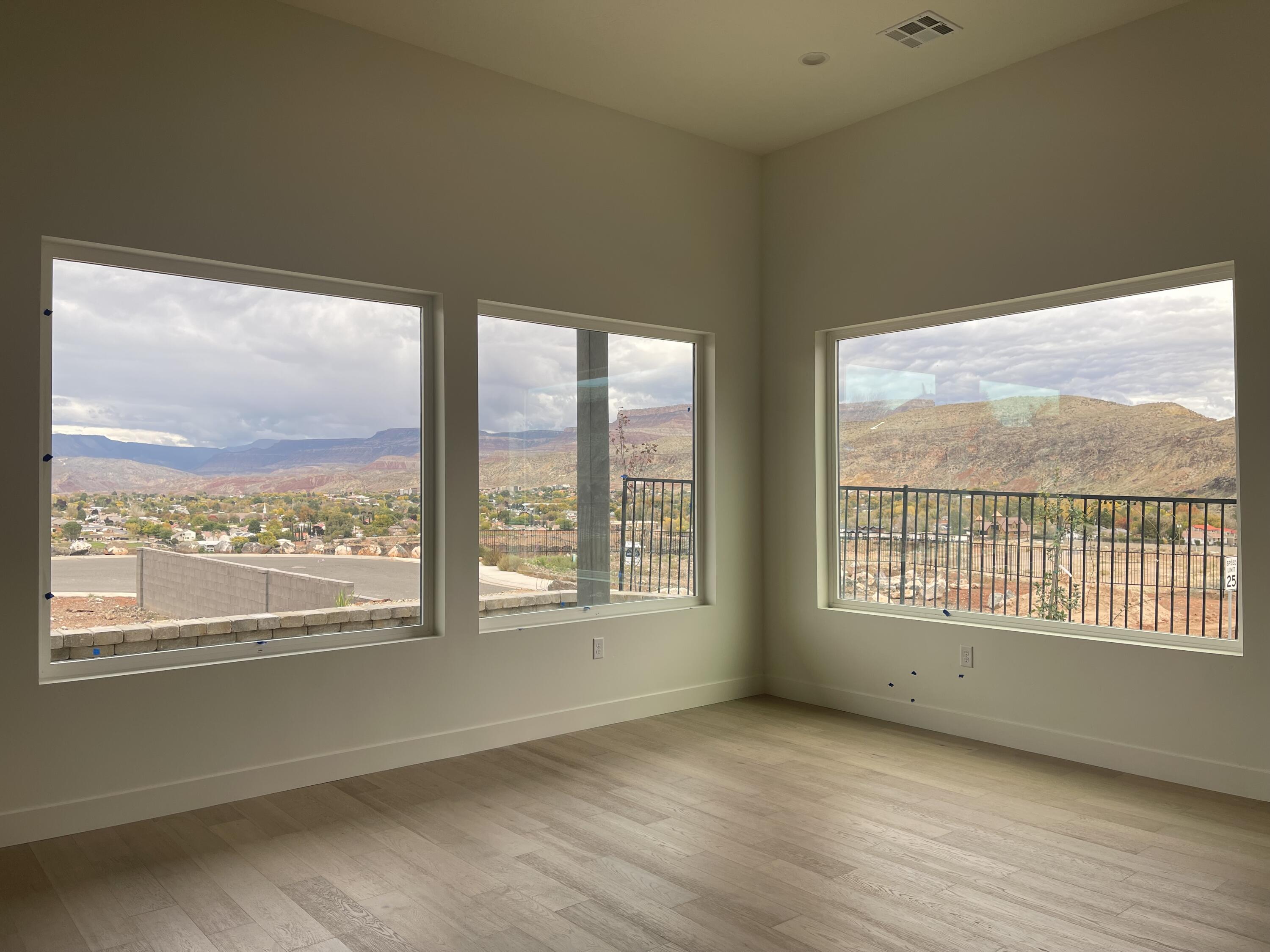 FALCON RIDGE - Residential