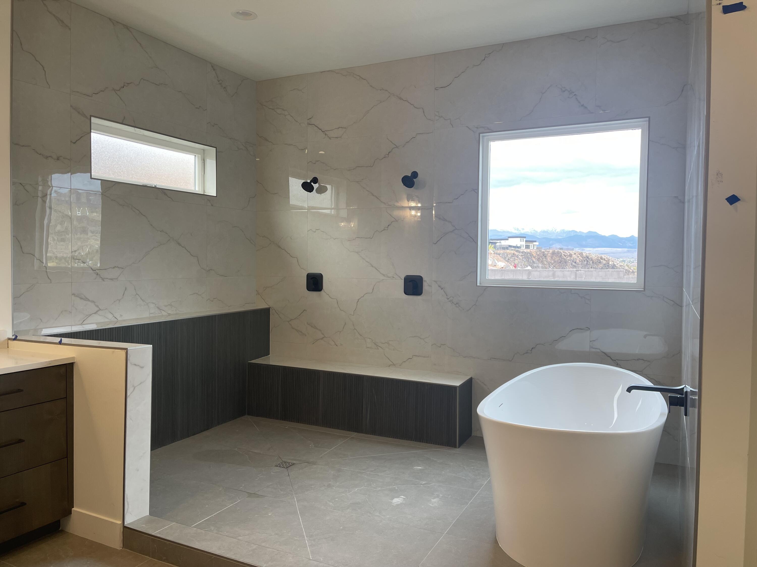 FALCON RIDGE - Residential