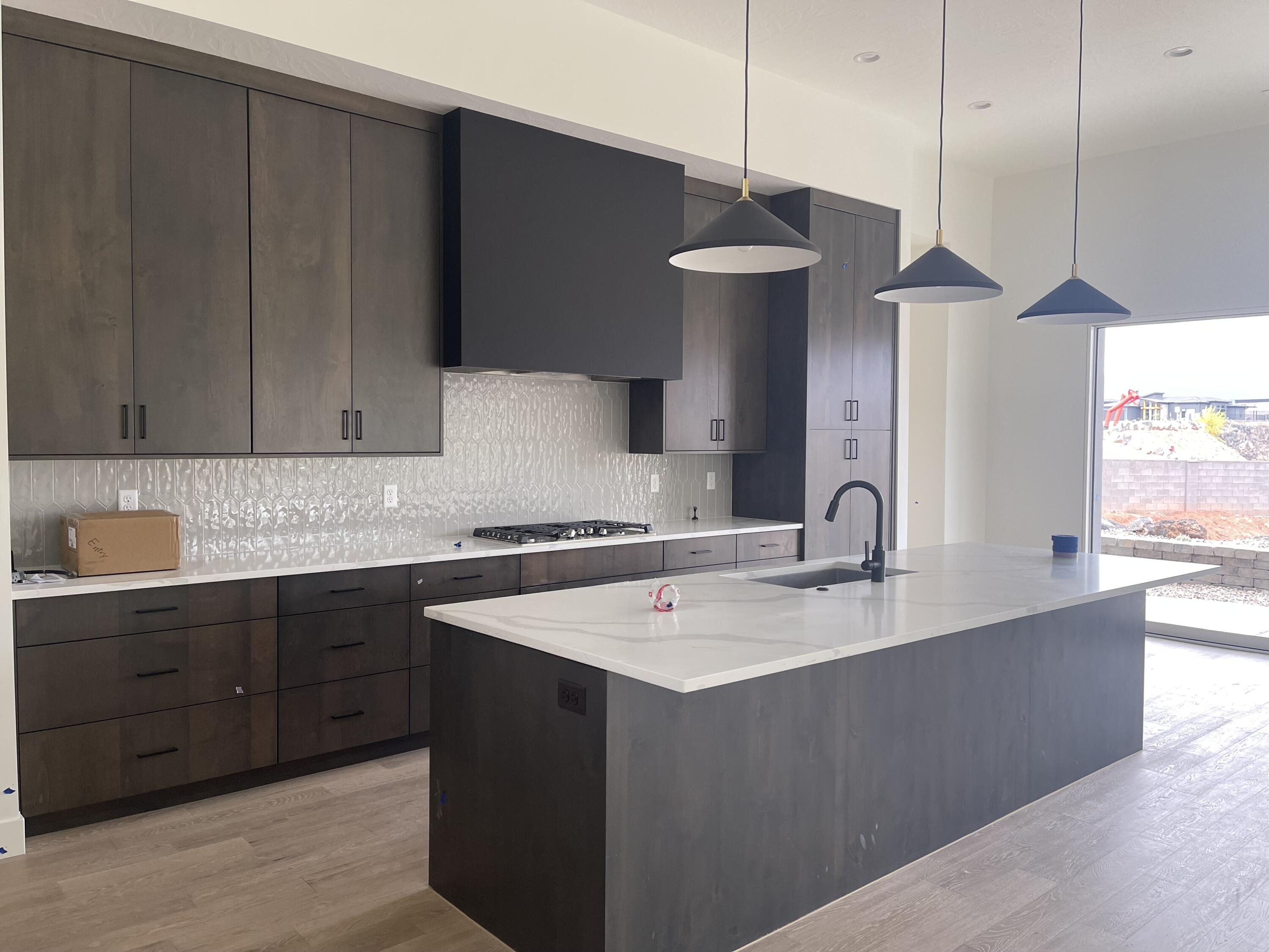 FALCON RIDGE - Residential