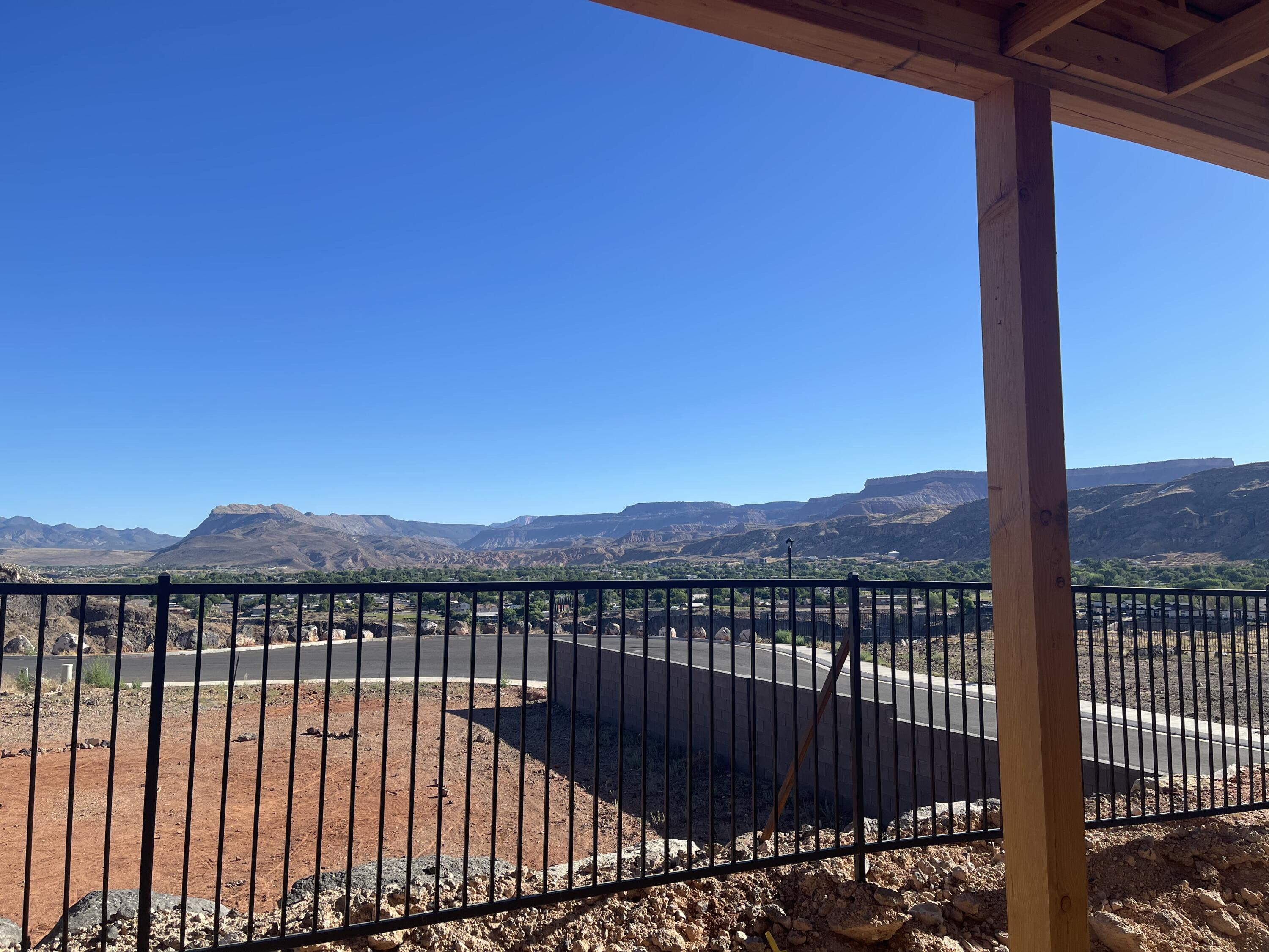 FALCON RIDGE - Residential