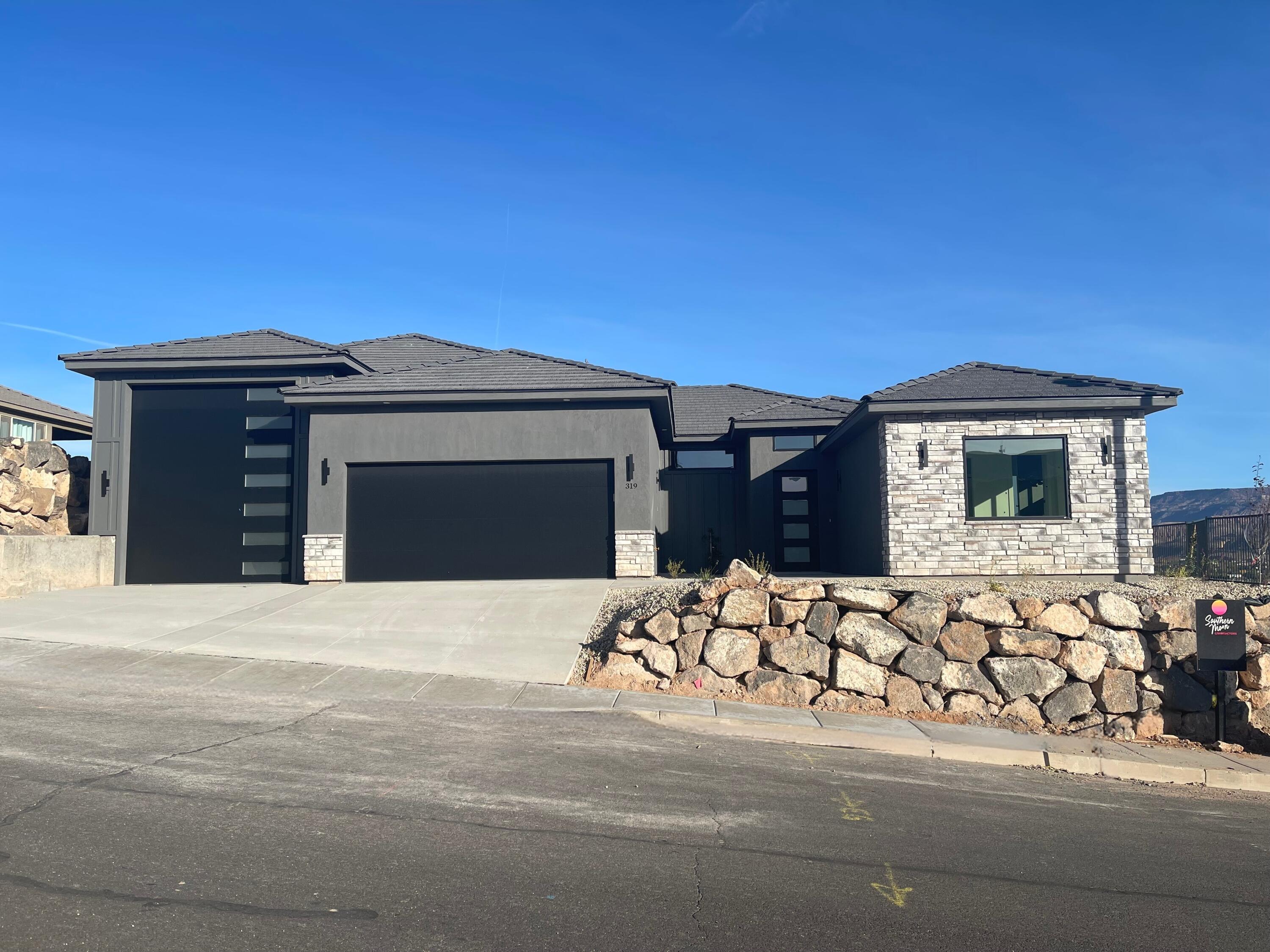 FALCON RIDGE - Residential