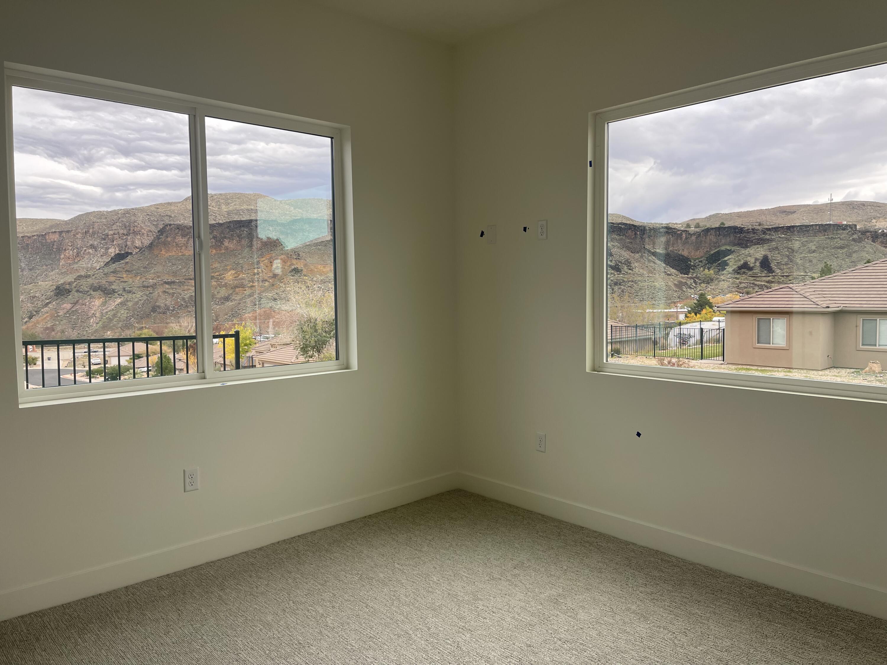 FALCON RIDGE - Residential