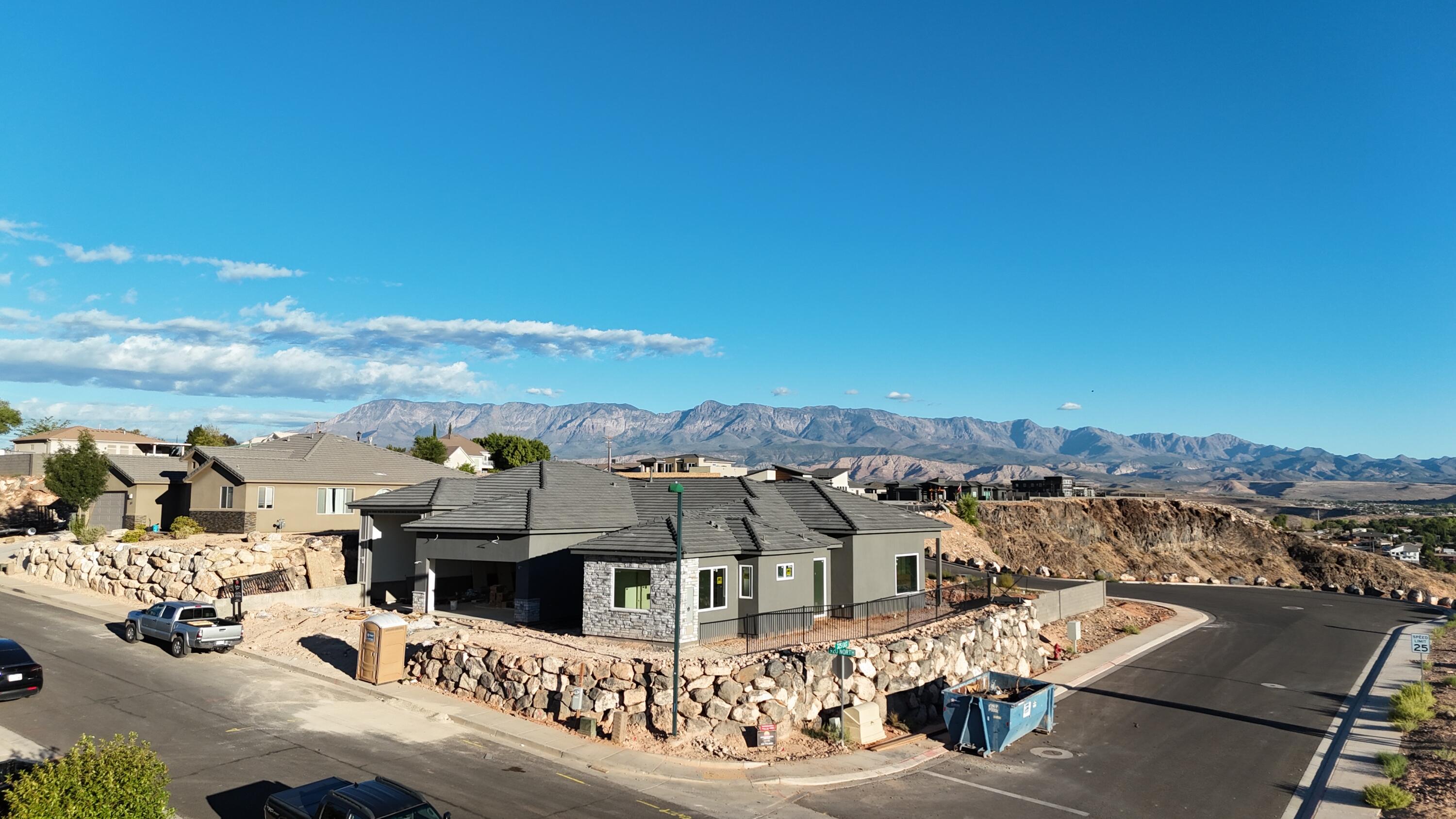 FALCON RIDGE - Residential