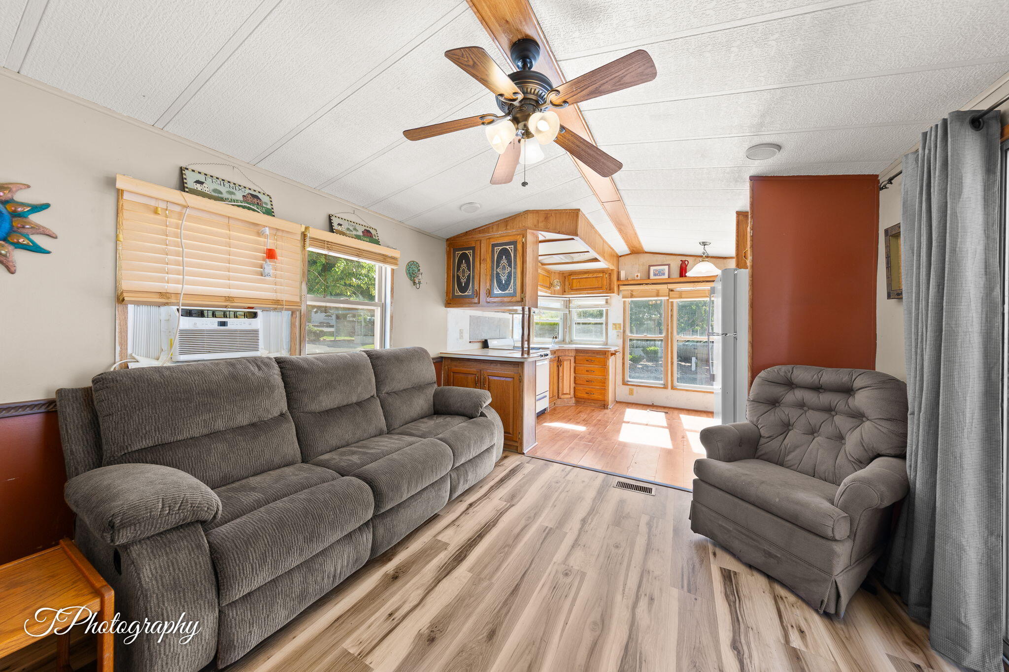 HARRISBURG LAKESIDE ESTATES - Residential