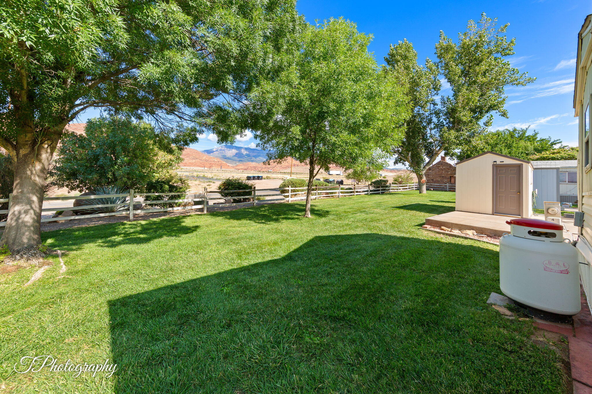 HARRISBURG LAKESIDE ESTATES - Residential