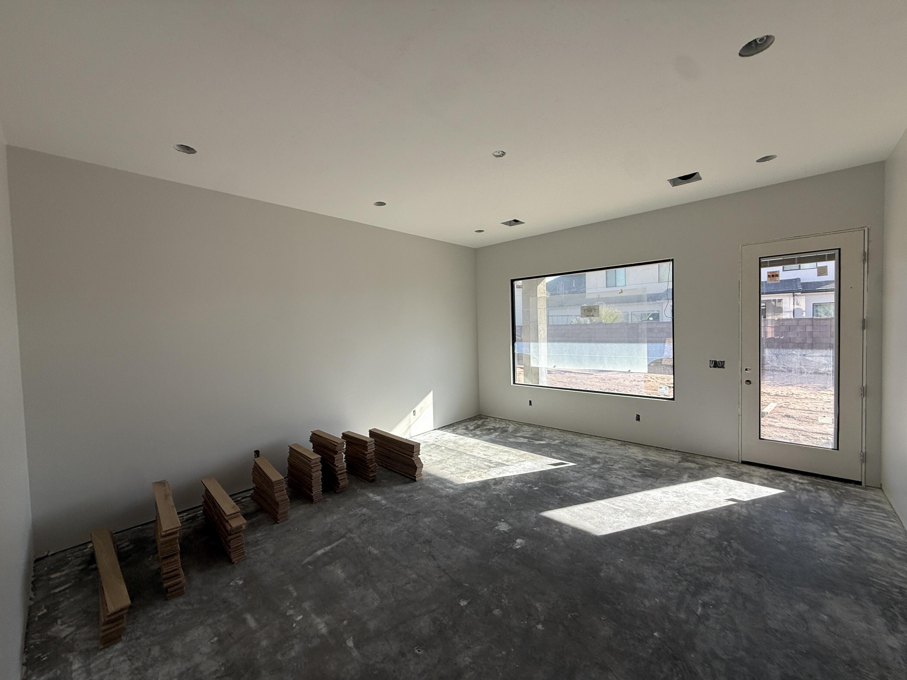 MOORLAND PARK - Residential