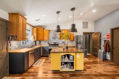 Tiny photo for 443 W 300 N, Saint George, UT 84770 (MLS # 26-271945)