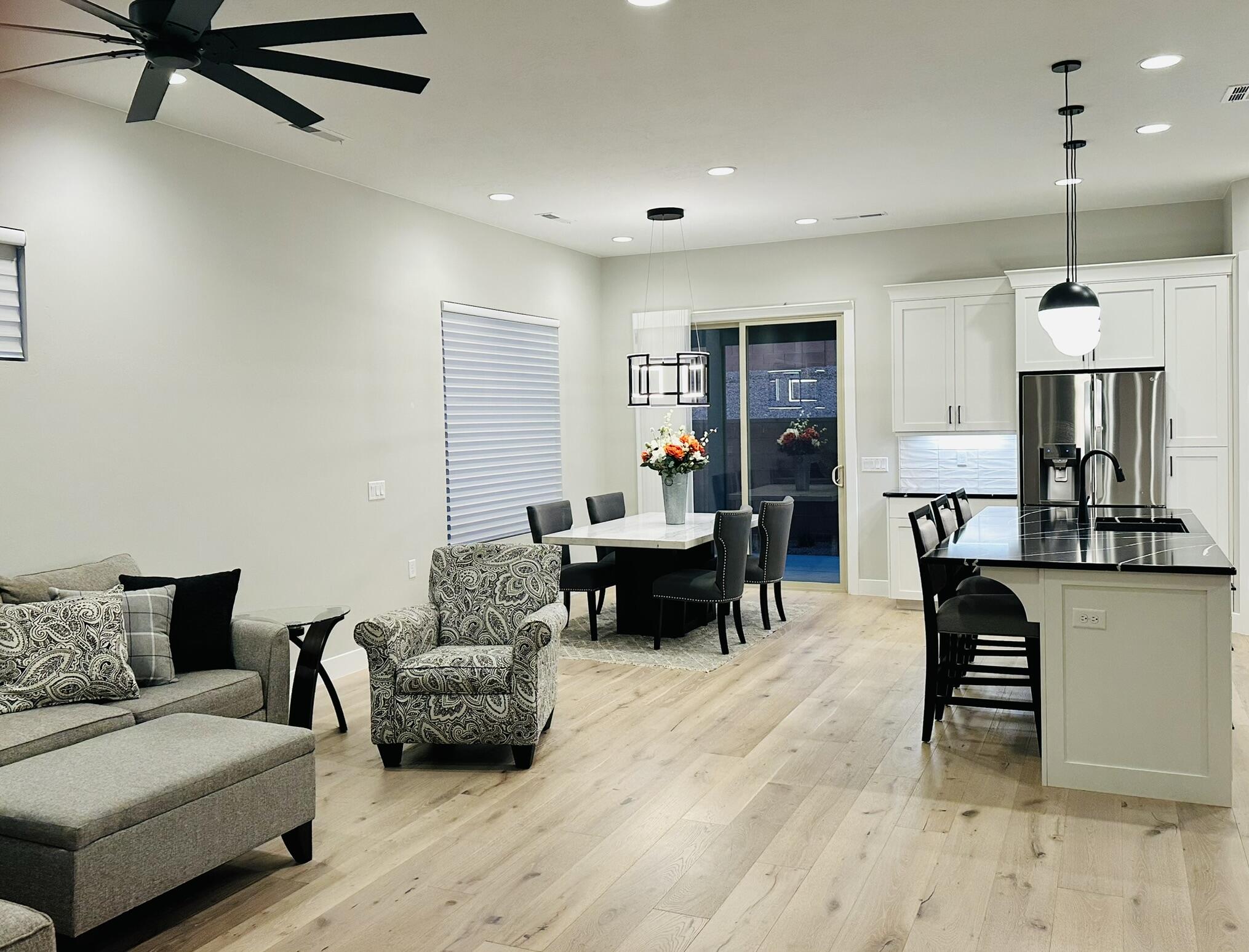 VILLAS AT SUN RIVER - Residential