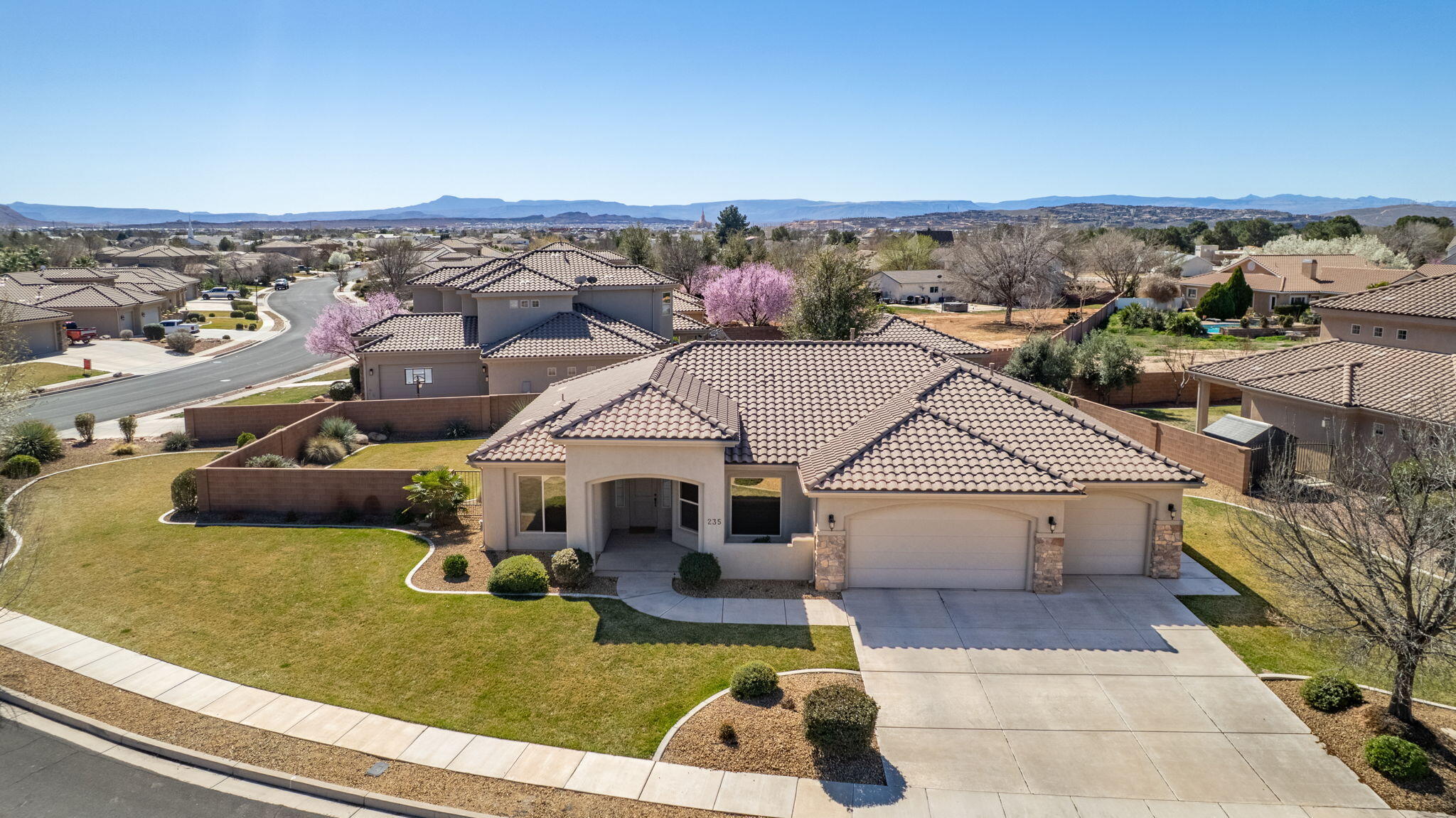 SUMMERFIELD LANE - Residential