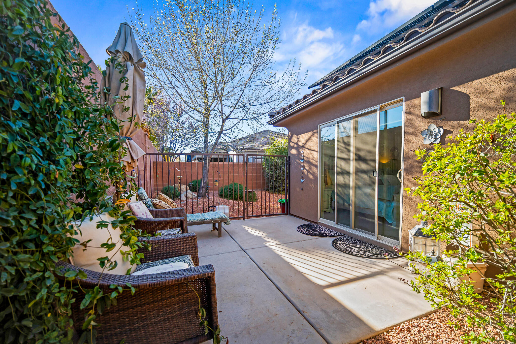 DESERT ROSE - Residential