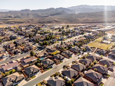 Tiny photo for 328 E Desert Gardens LN, Ivins, UT 84738 (MLS # 26-270272)