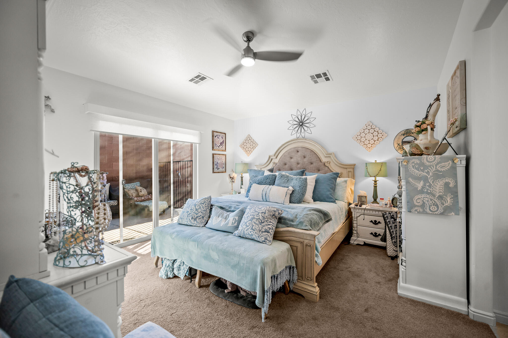 DESERT ROSE - Residential