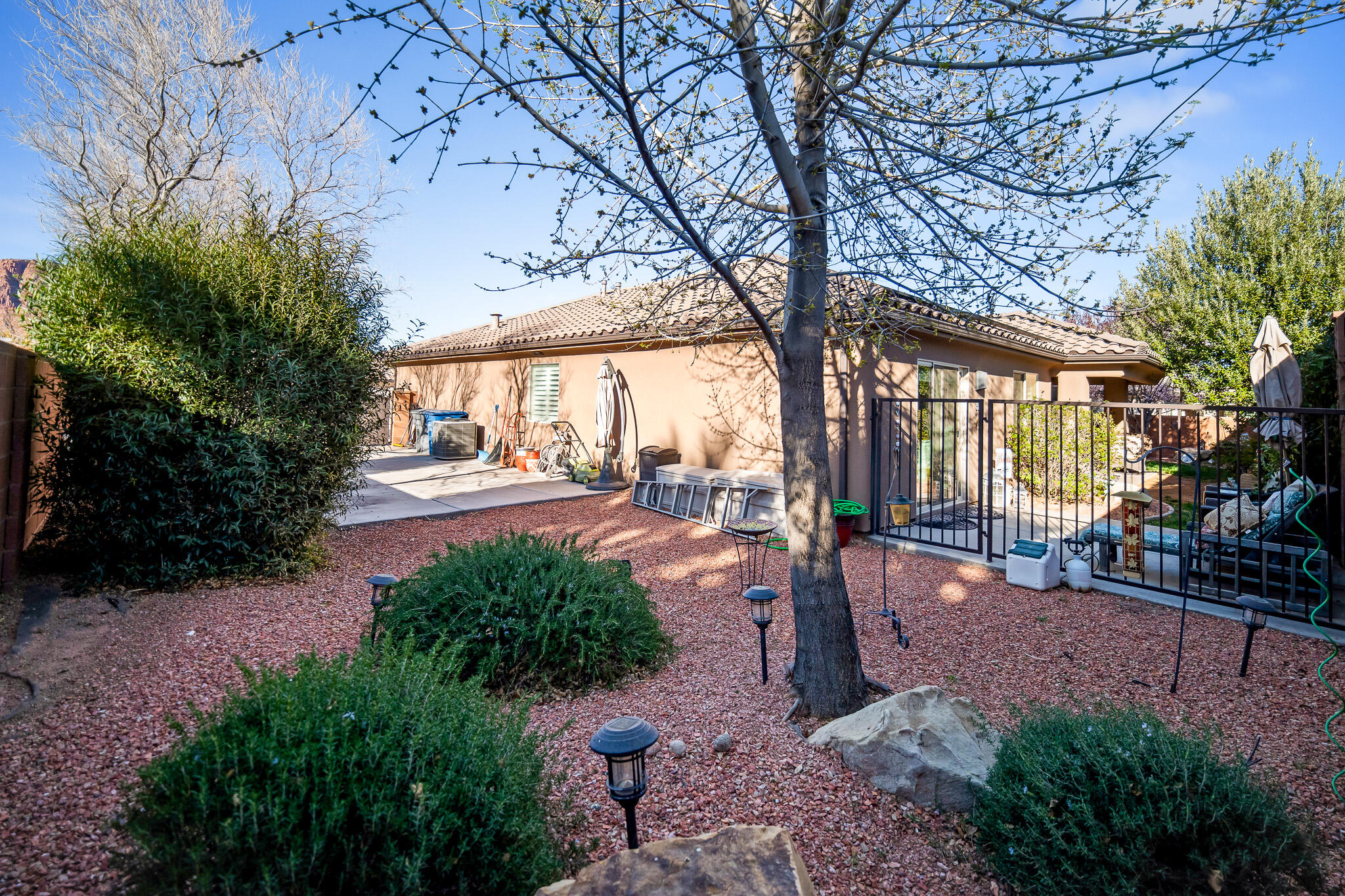 DESERT ROSE - Residential