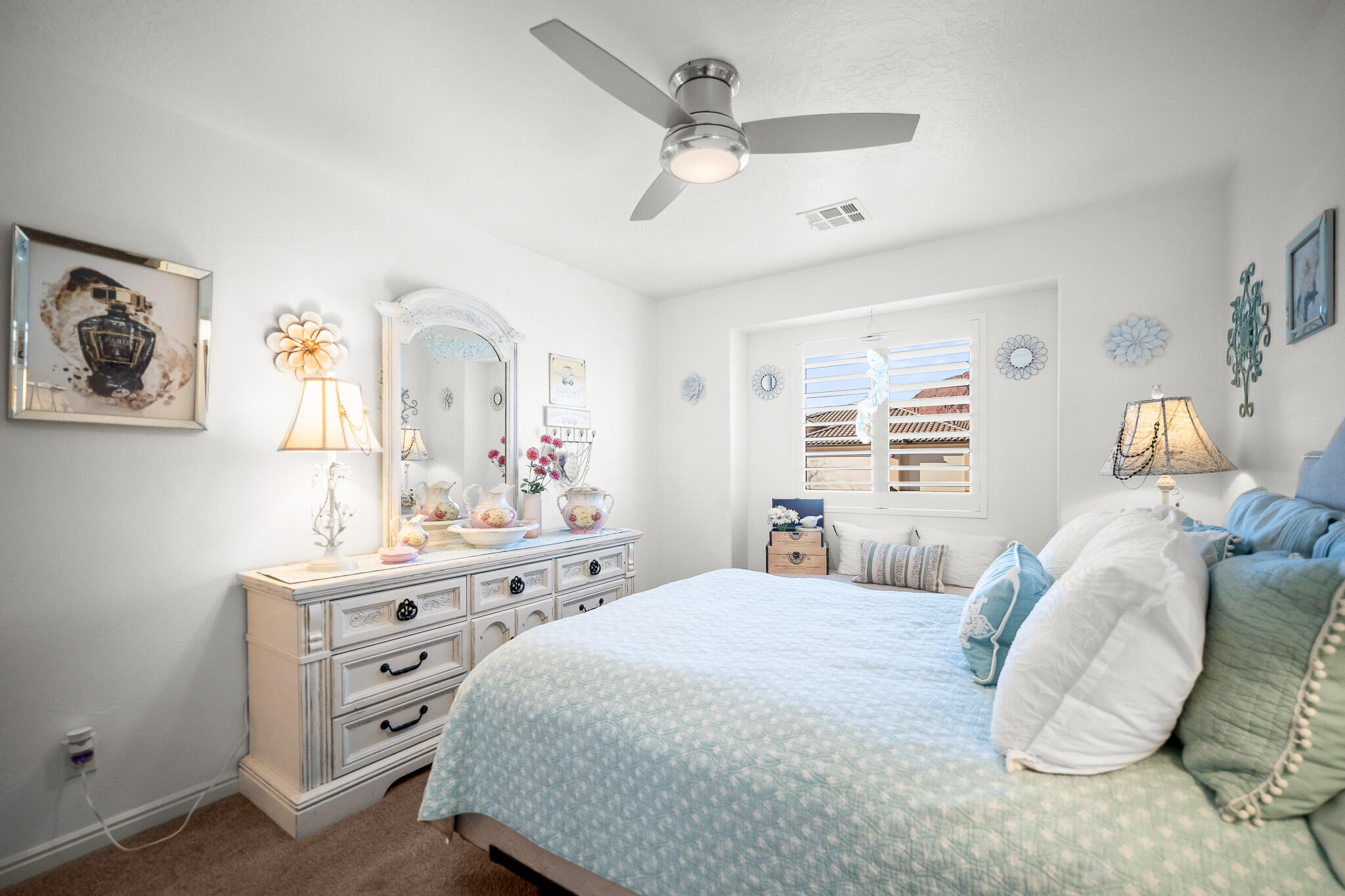 DESERT ROSE - Residential