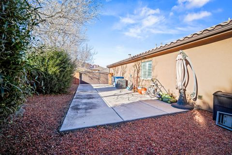 Tiny photo for 328 E Desert Gardens LN, Ivins, UT 84738 (MLS # 26-270272)