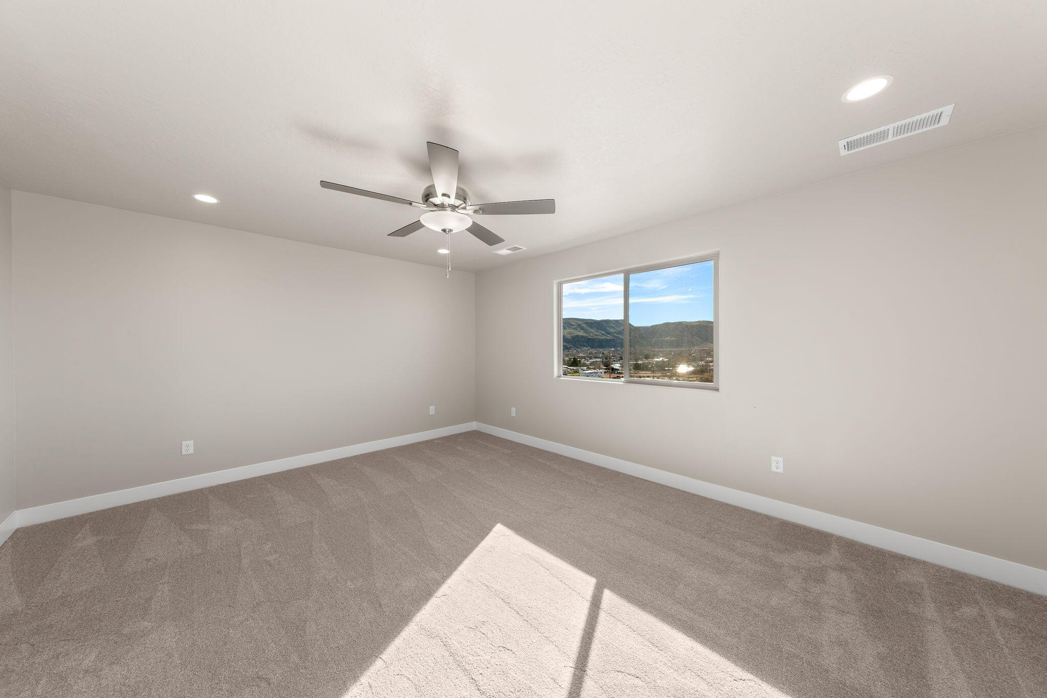 HURRICANE HEIGHTS TOWNHOMES - Residential