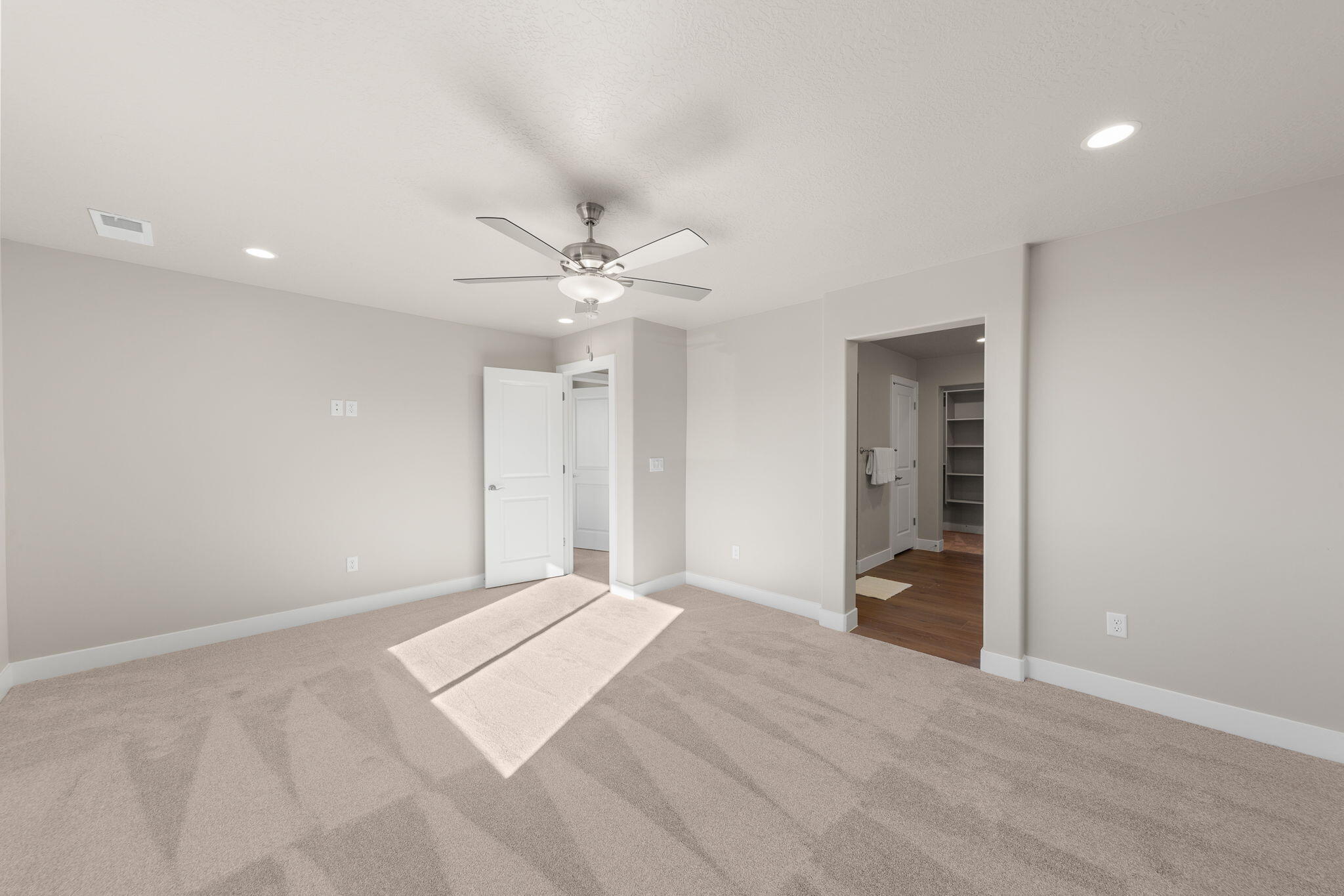 HURRICANE HEIGHTS TOWNHOMES - Residential