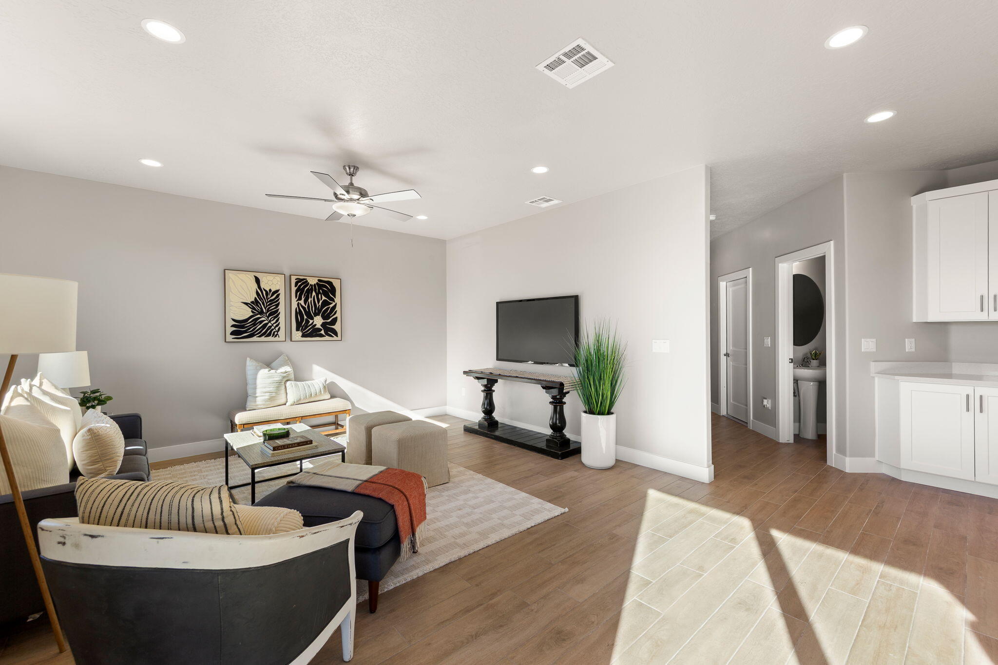 HURRICANE HEIGHTS TOWNHOMES - Residential