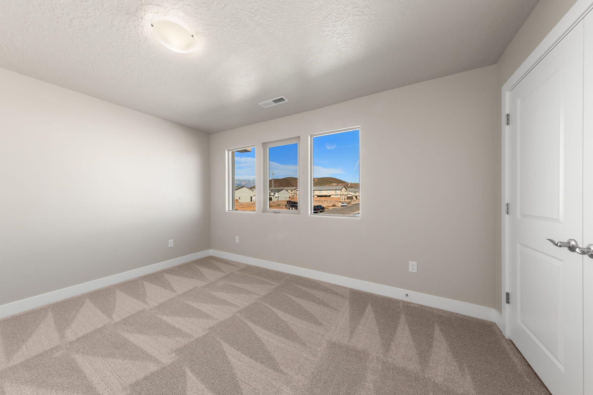 HURRICANE HEIGHTS TOWNHOMES - Residential