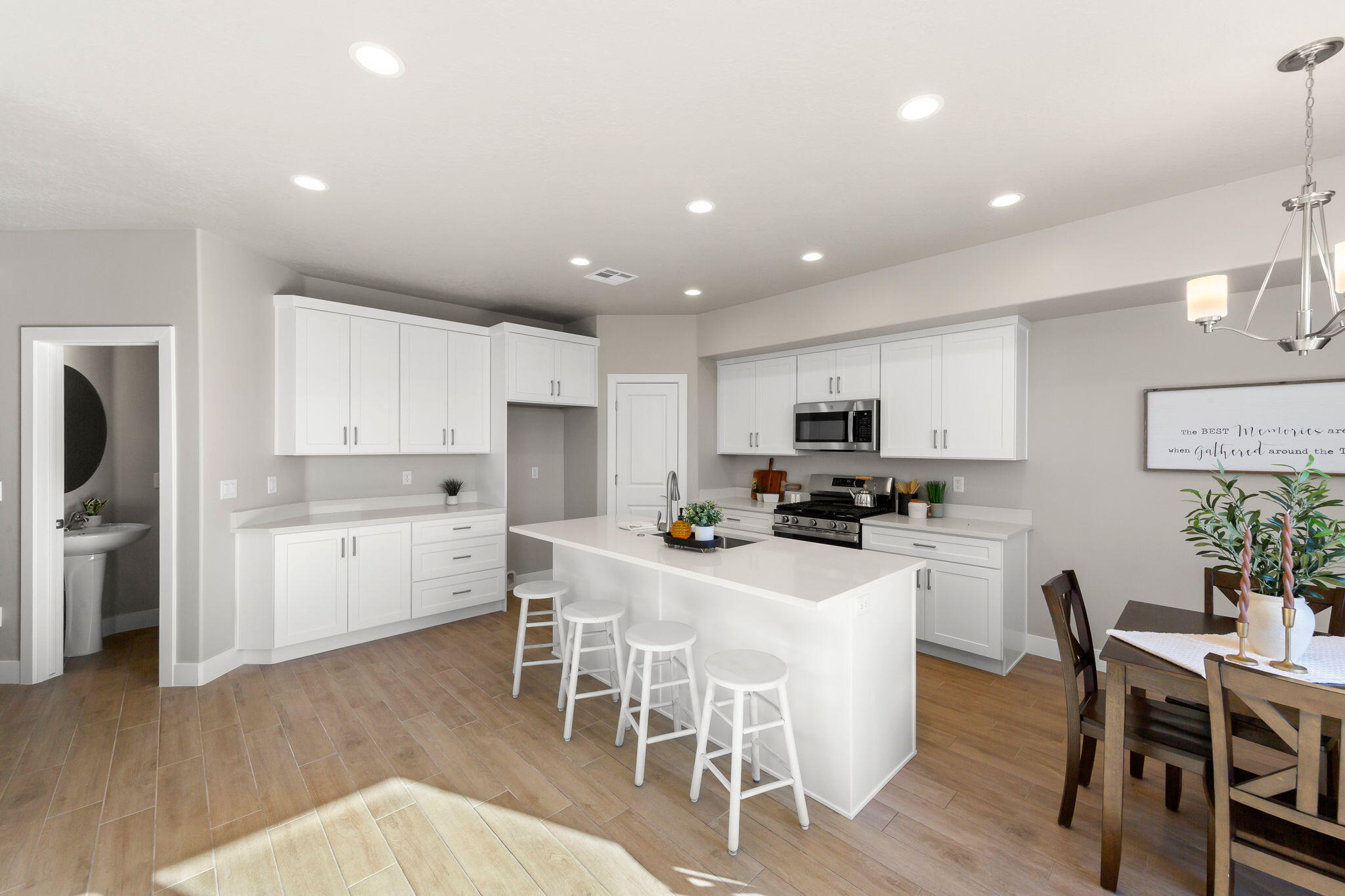 HURRICANE HEIGHTS TOWNHOMES - Residential