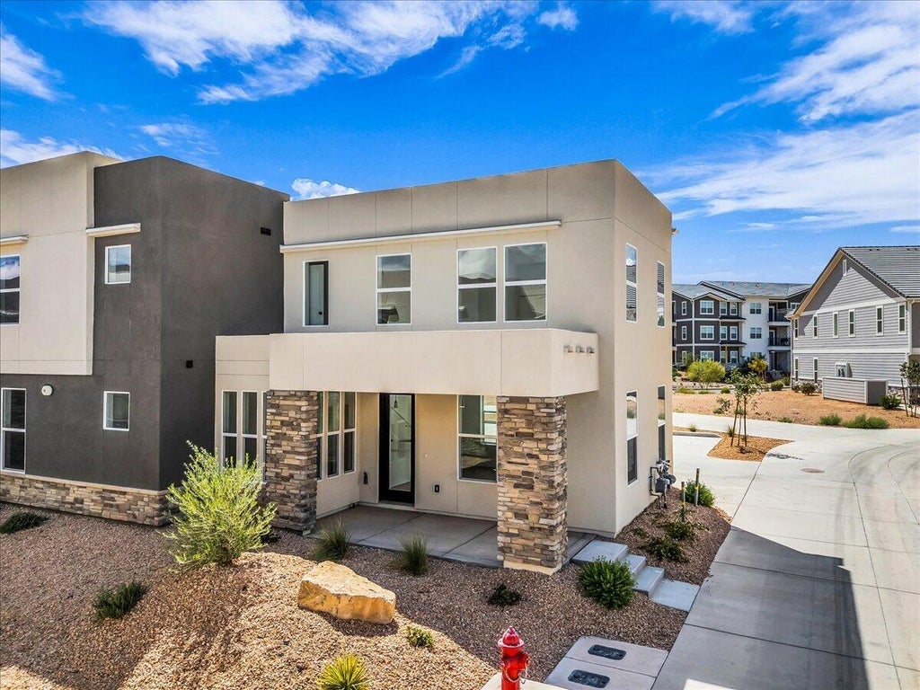 Photo of 523 W Olive LN, Saint George, UT 84790 (MLS # 26-276279)