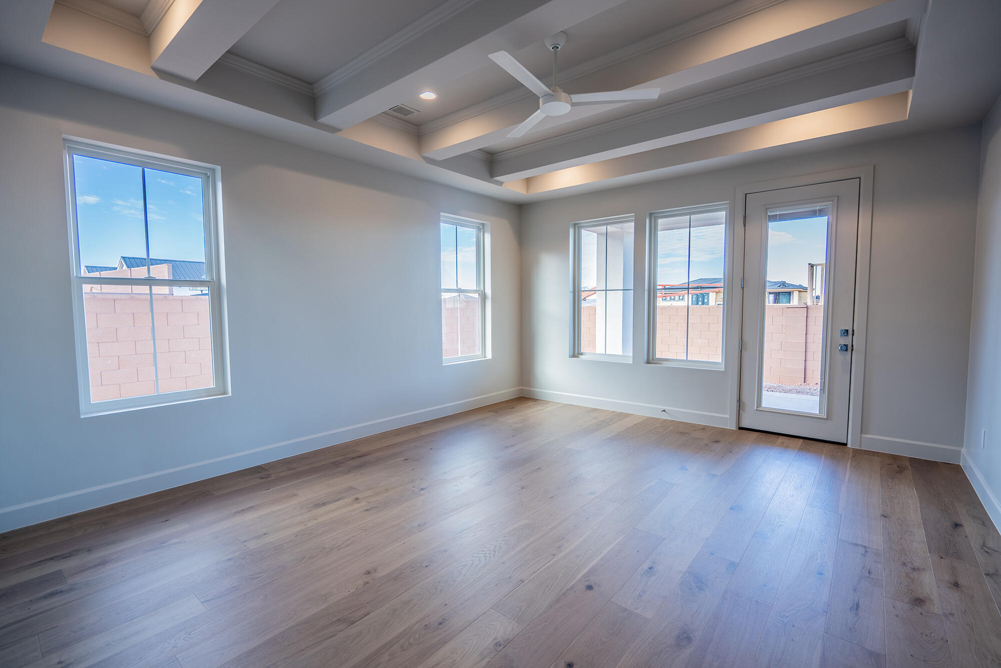 TEAKWOOD - Residential