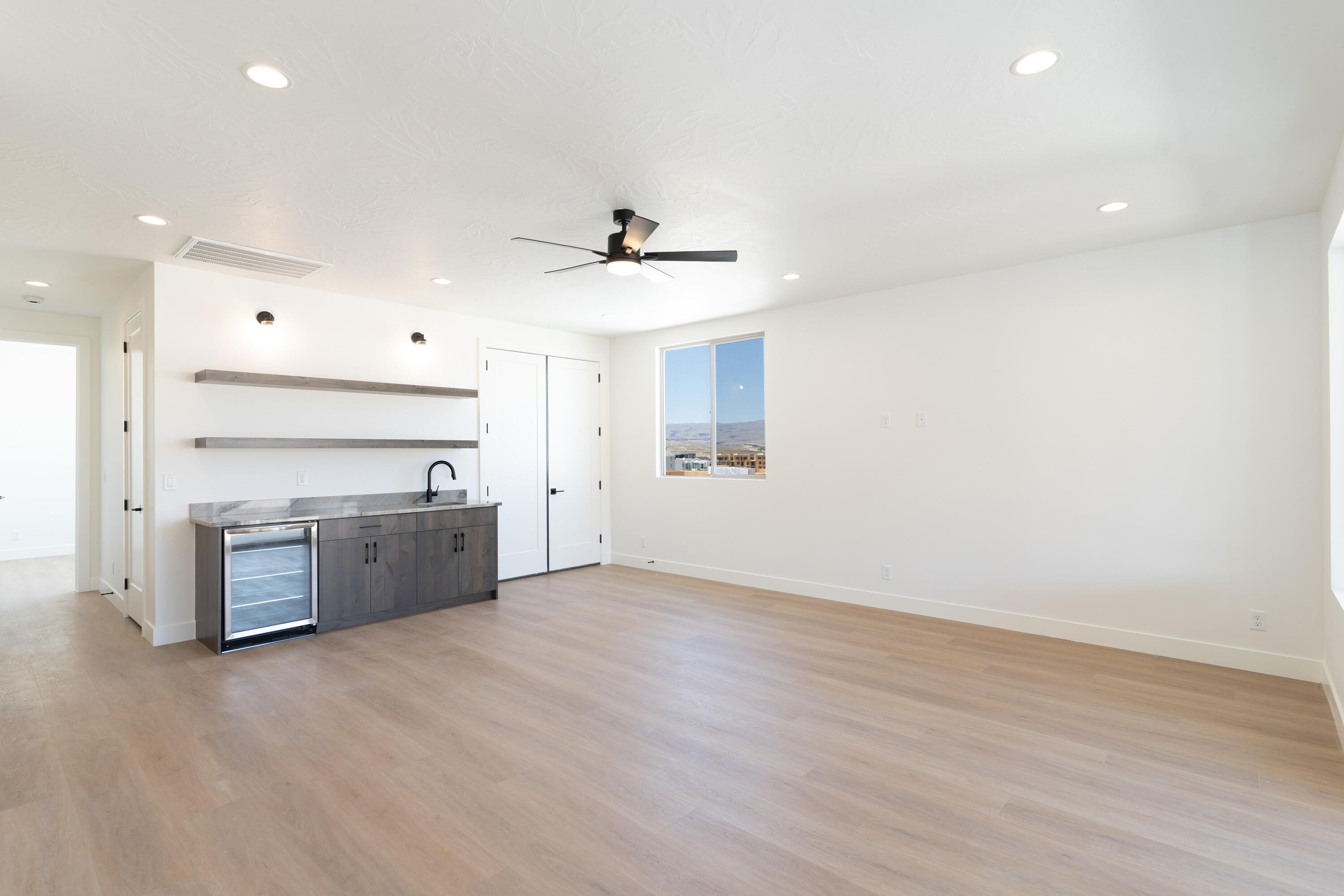 ATKINVILLE TOWNHOMES AT DESERT COLOR - Residential