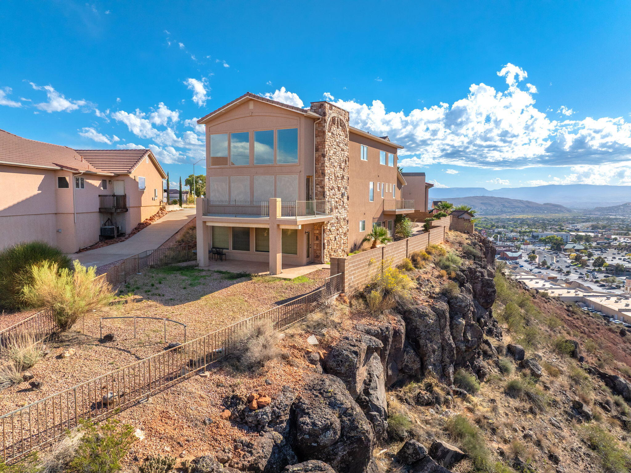 EAST RIDGE - Residential