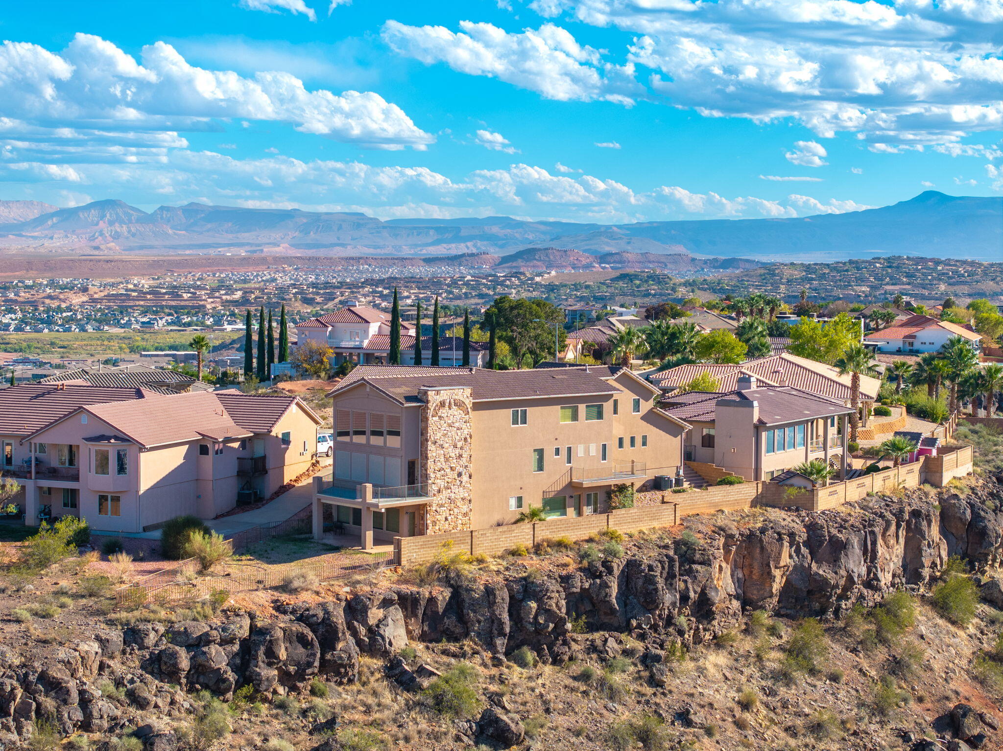 EAST RIDGE - Residential