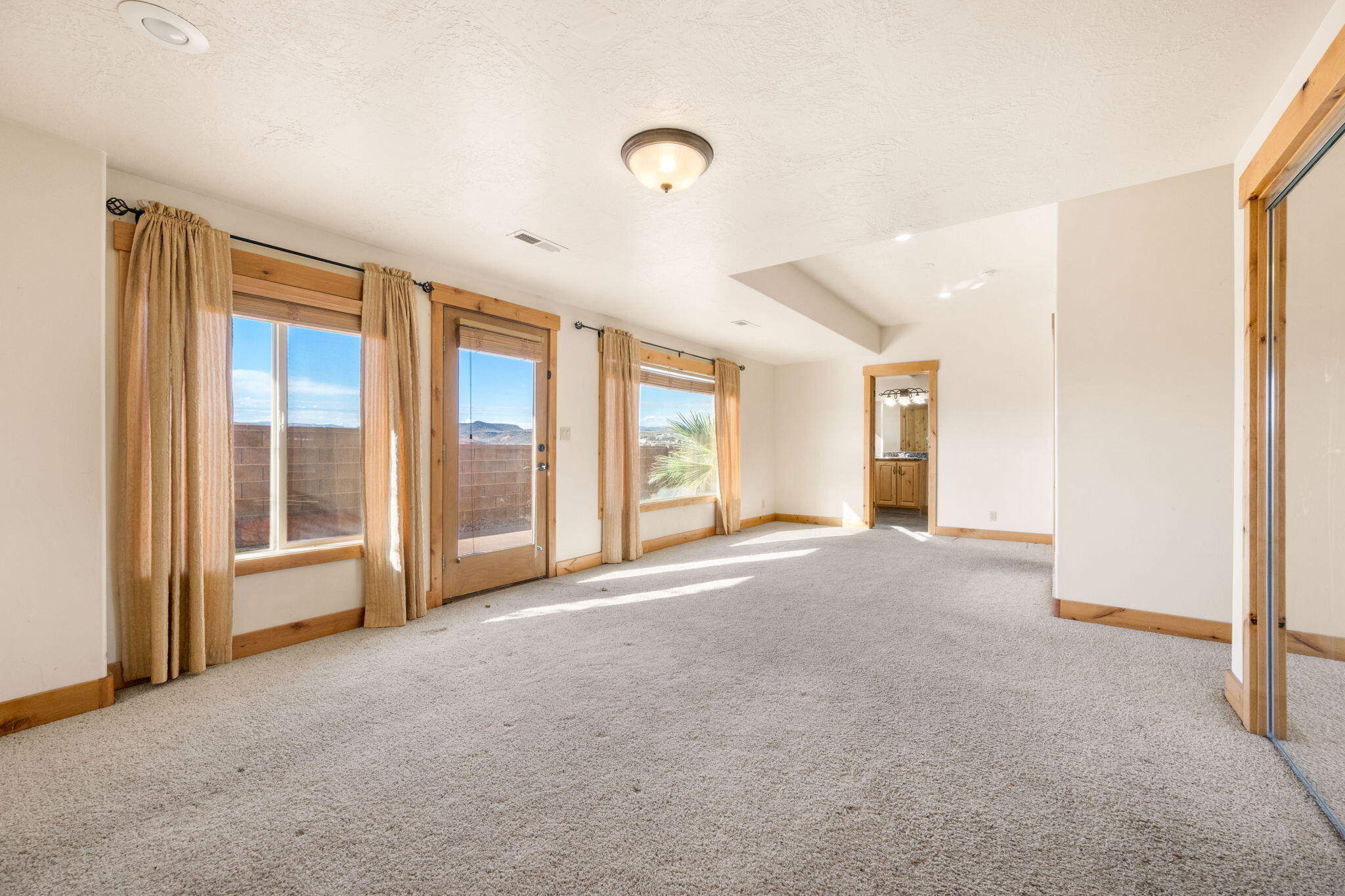 EAST RIDGE - Residential