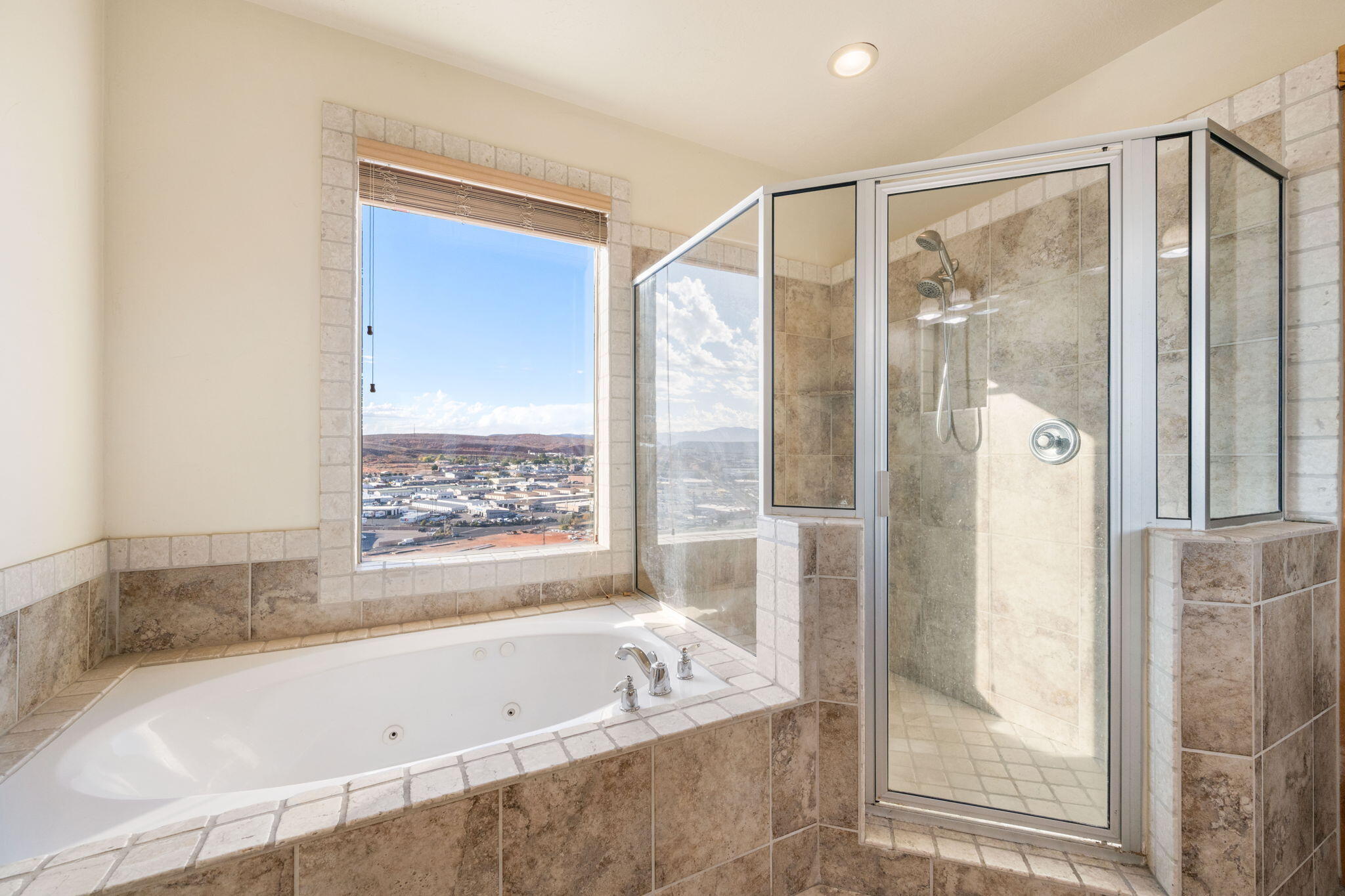 EAST RIDGE - Residential