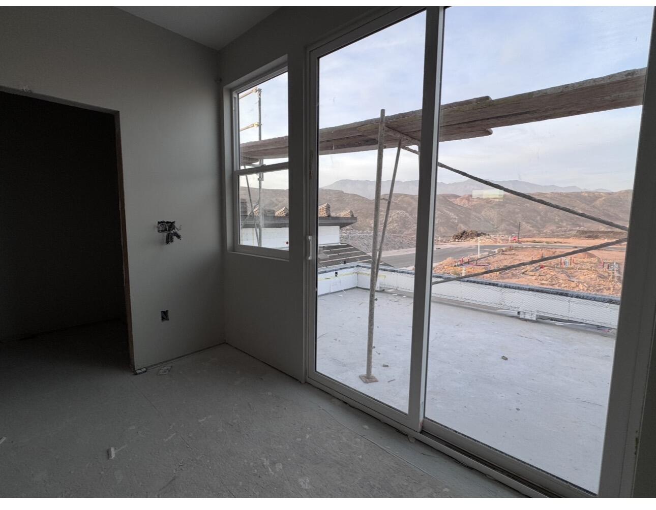 PEREGRINE POINTE WEST - Residential