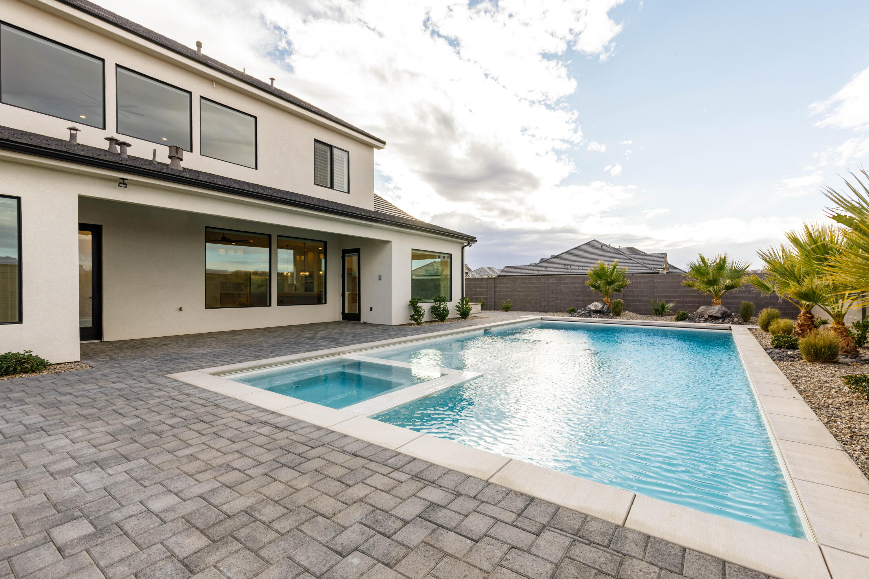 MOORLAND PARK - Residential