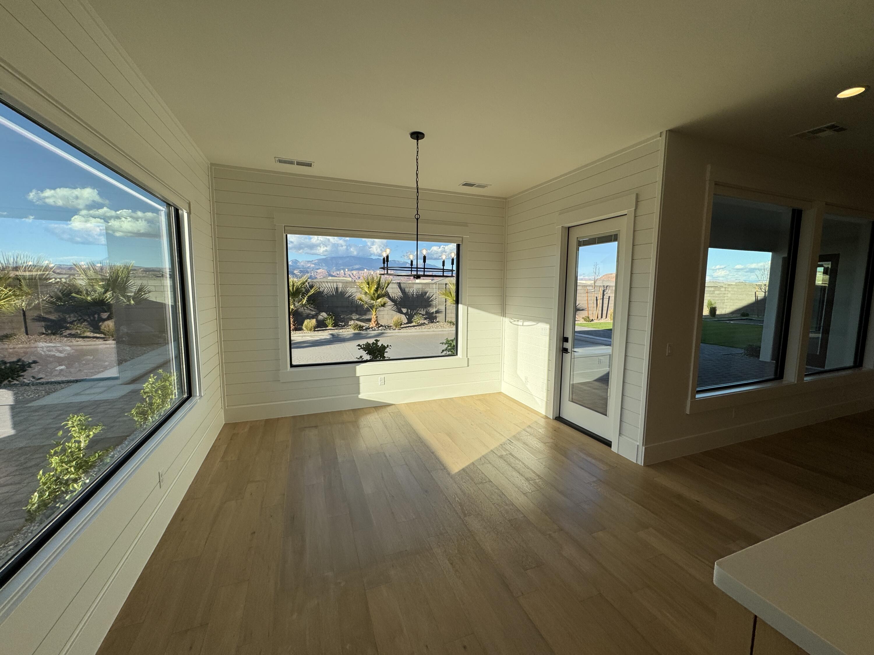 MOORLAND PARK - Residential