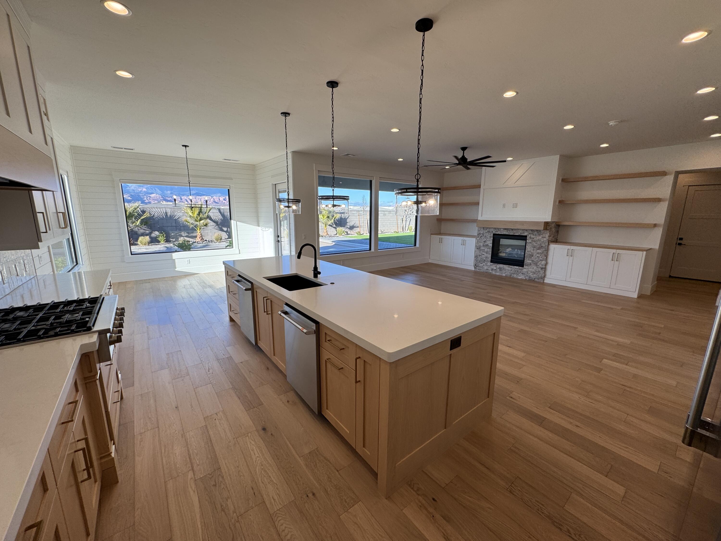 MOORLAND PARK - Residential