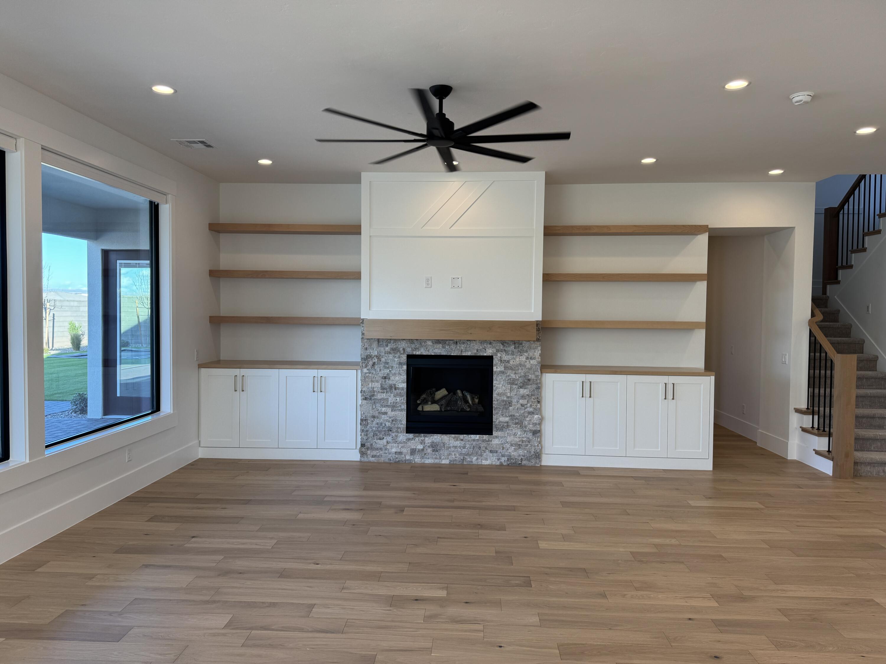 MOORLAND PARK - Residential