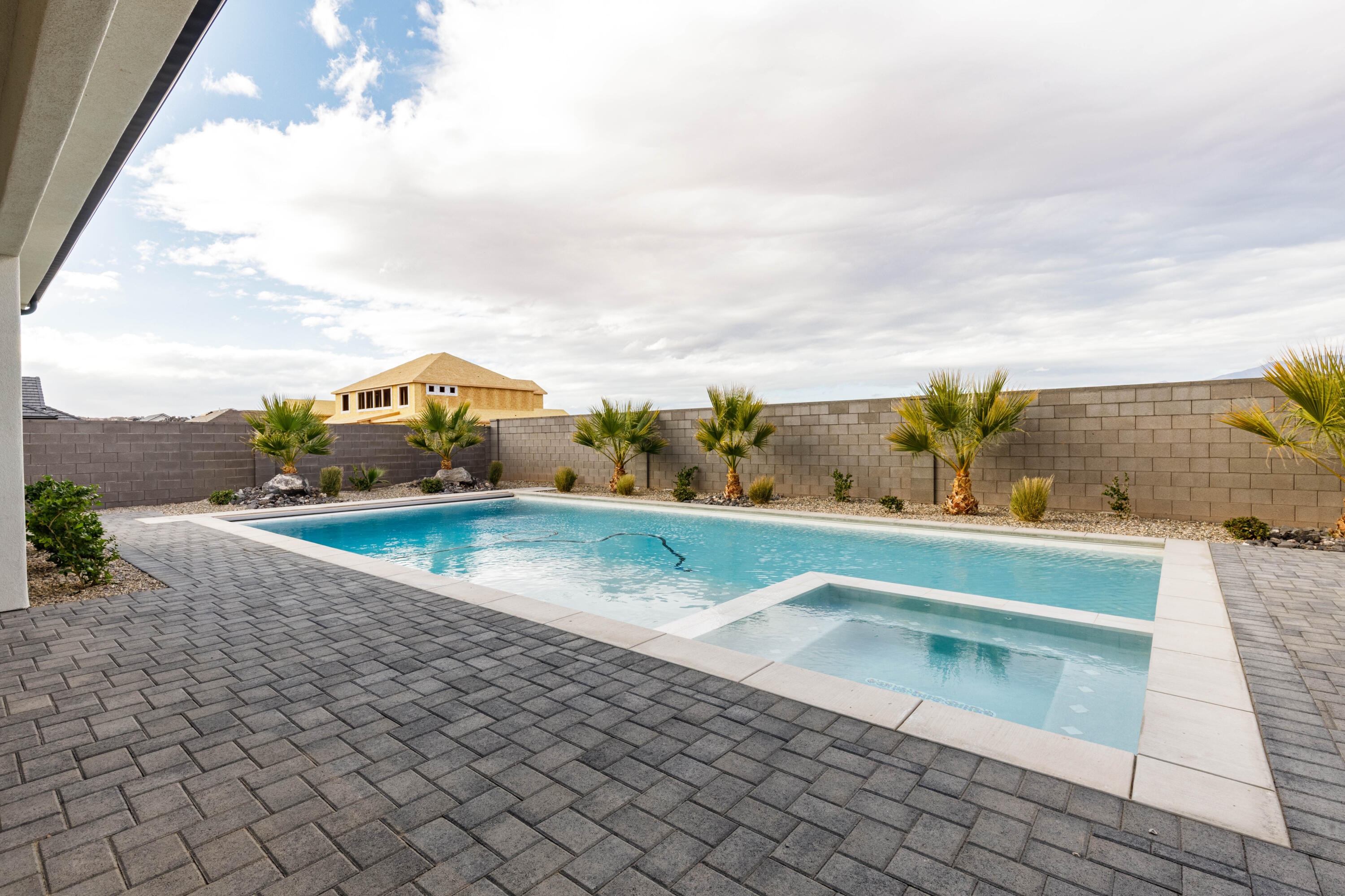 MOORLAND PARK - Residential