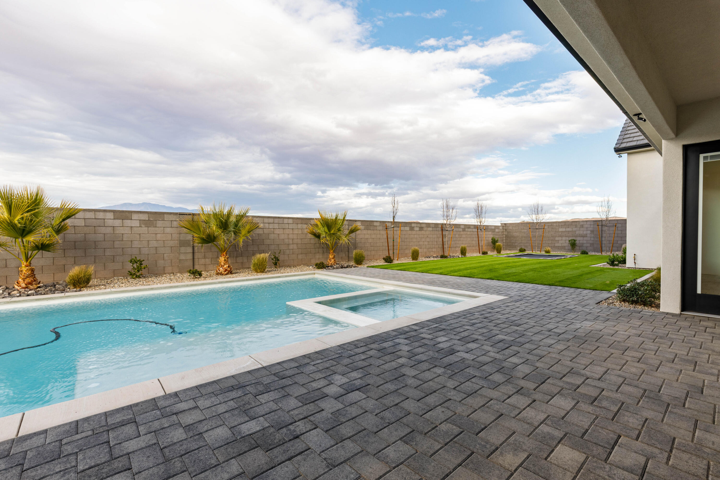 MOORLAND PARK - Residential