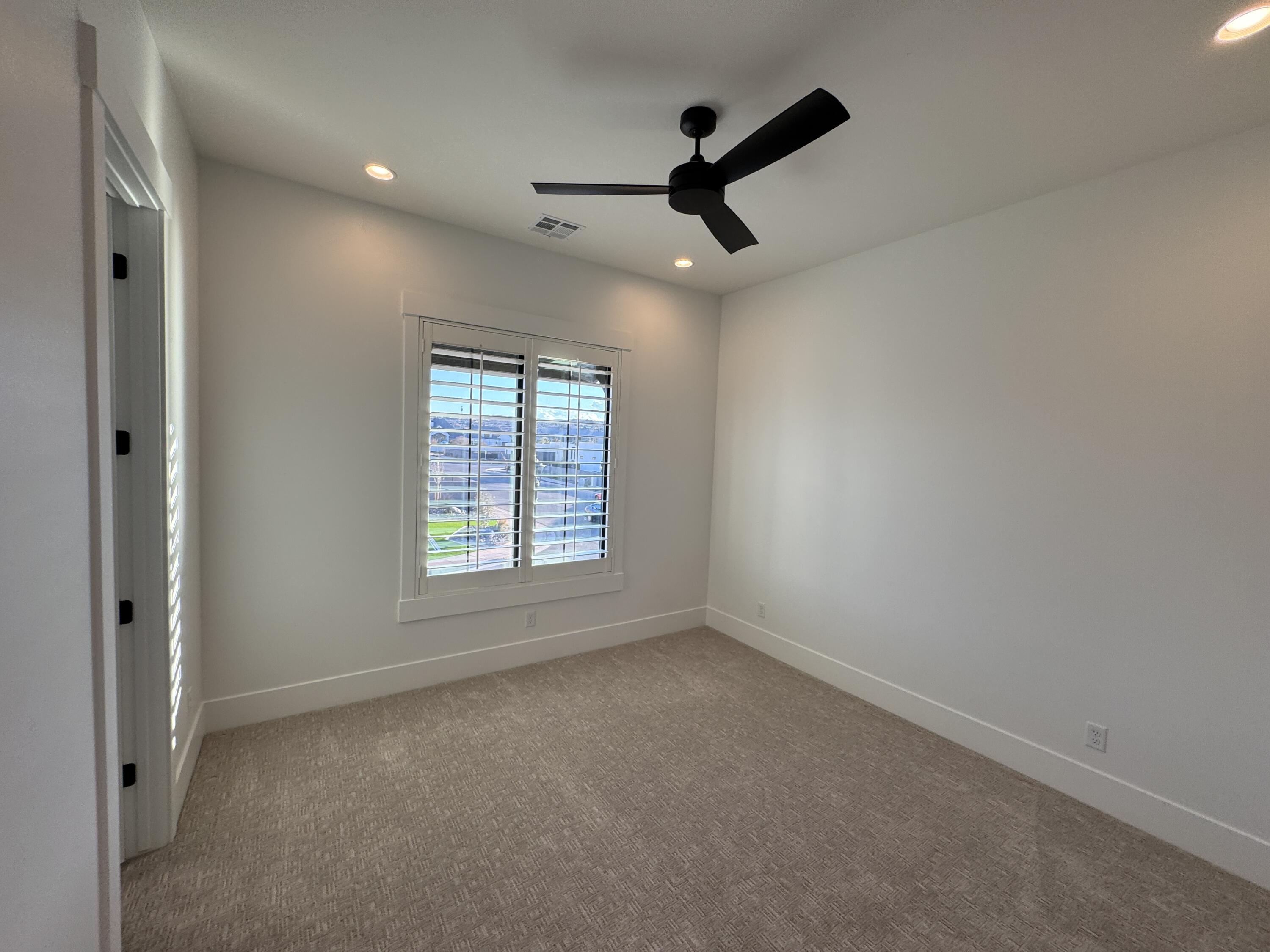 MOORLAND PARK - Residential